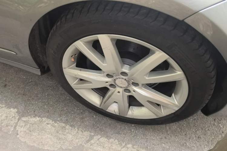 Used Mercedes-Benz CLS 2012 CLS 300 CGI Right Front Wheel Hub