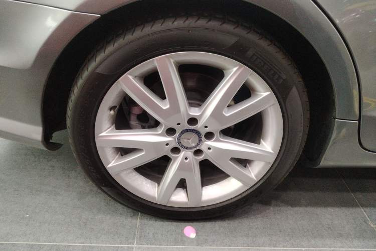 Used Mercedes-Benz CLS 2012 CLS 300 CGI Right Rear Wheel Hub