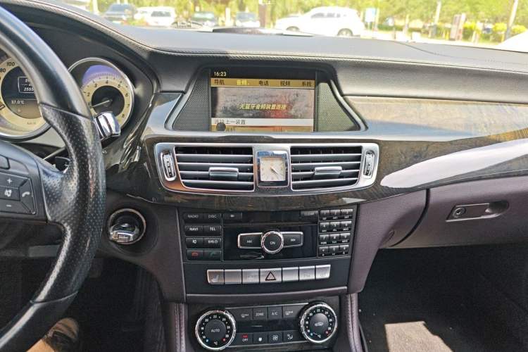 Used Mercedes-Benz CLS 2012 CLS 300 CGI Audio And AC Panel