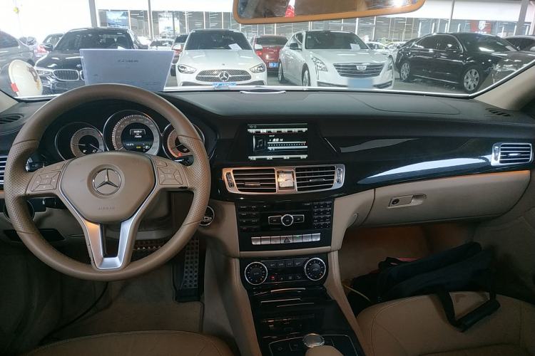 Used Mercedes-Benz CLS 2012 CLS 300 CGI Center Console