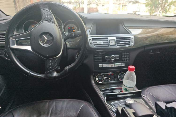 Used Mercedes-Benz CLS 2012 CLS 300 CGI Center Console