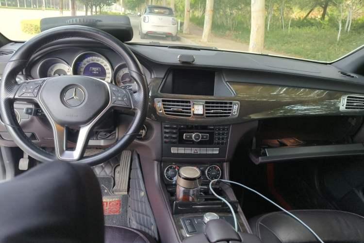 Used Mercedes-Benz CLS 2012 CLS 300 CGI Center Console