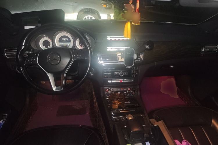 Used Mercedes-Benz CLS 2012 CLS 300 CGI Center Console