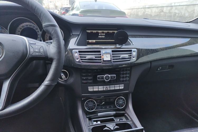 Used Mercedes-Benz CLS 2012 CLS 300 CGI Center Console