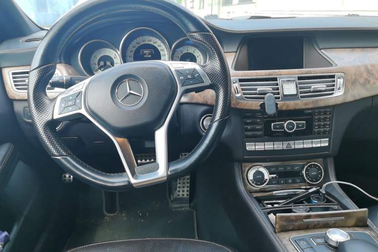 Used Mercedes-Benz CLS 2012 CLS 350 CGI Center Console
