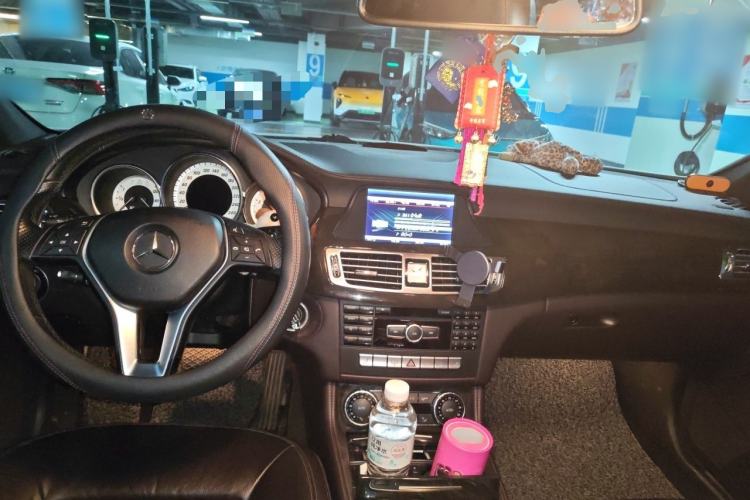 Used Mercedes-Benz CLS 2012 CLS 300 CGI Center Console