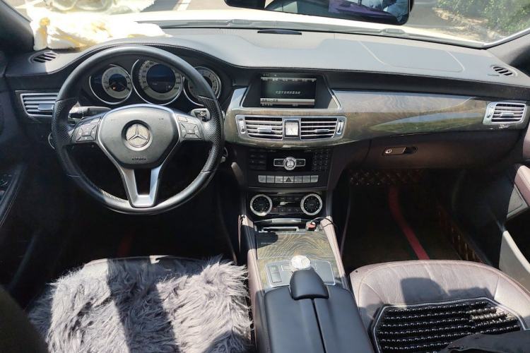 Used Mercedes-Benz CLS 2012 CLS 300 CGI Center Console
