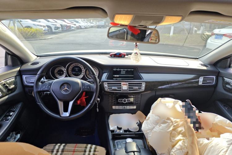 Used Mercedes-Benz CLS 2012 CLS 300 CGI Center Console