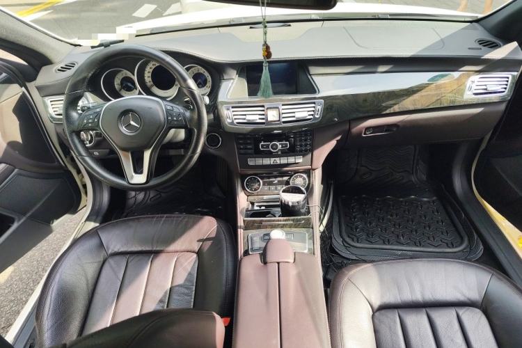 Used Mercedes-Benz CLS 2012 CLS 300 CGI Center Console