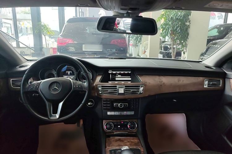 Used Mercedes-Benz CLS 2012 CLS 300 CGI Center Console