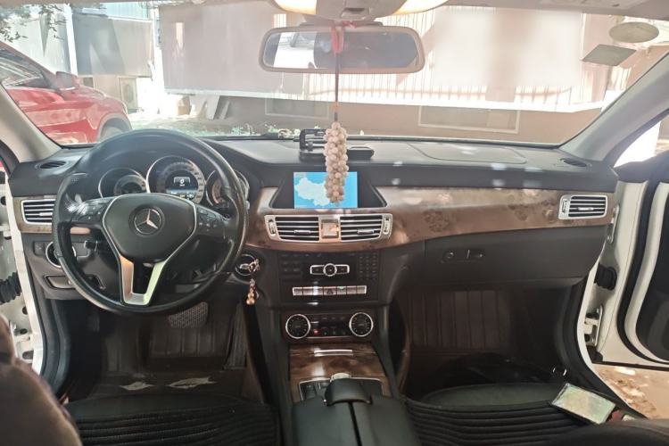 Used Mercedes-Benz CLS 2012 CLS 300 CGI Center Console