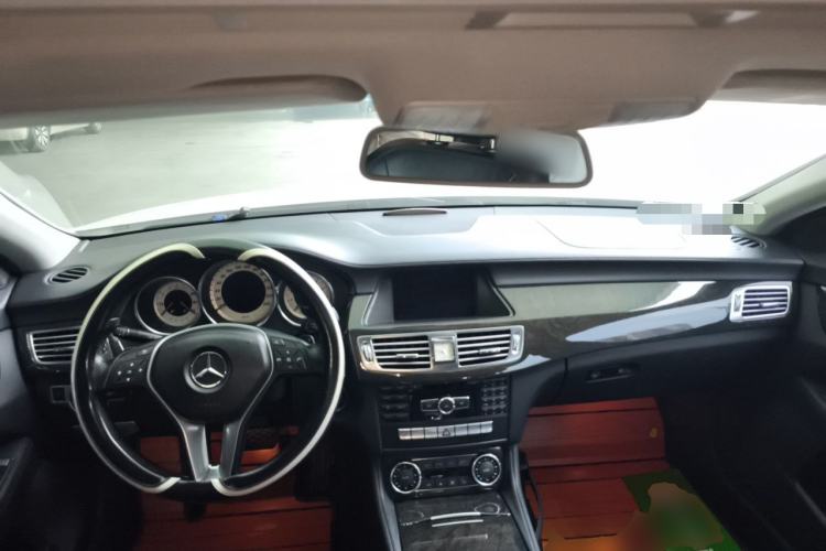 Used Mercedes-Benz CLS 2012 CLS 300 CGI Center Console