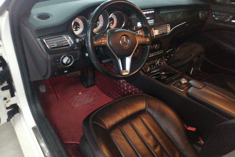 Used Mercedes-Benz CLS 2012 CLS 300 CGI Center Console