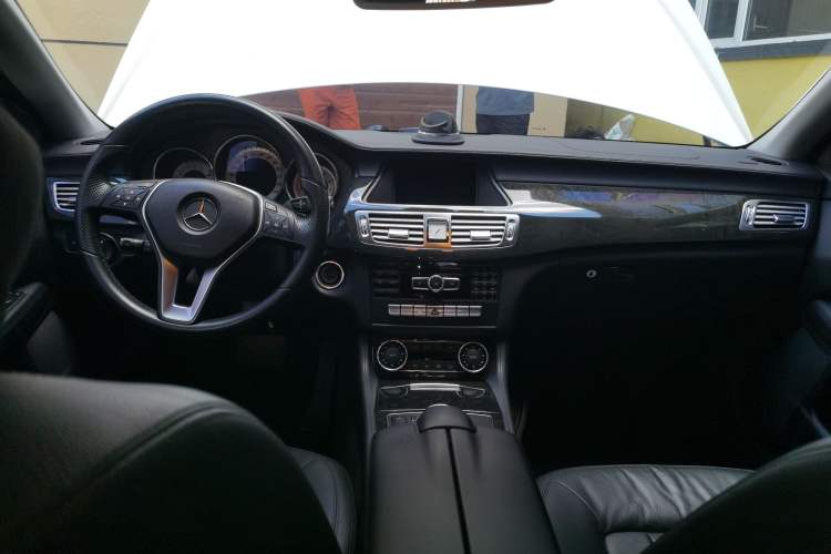 Used Mercedes-Benz CLS 2012 CLS 300 CGI Center Console