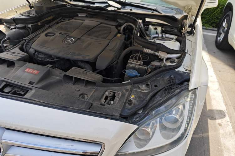 Used Mercedes-Benz CLS 2012 CLS 300 CGI Engine Bay Left
