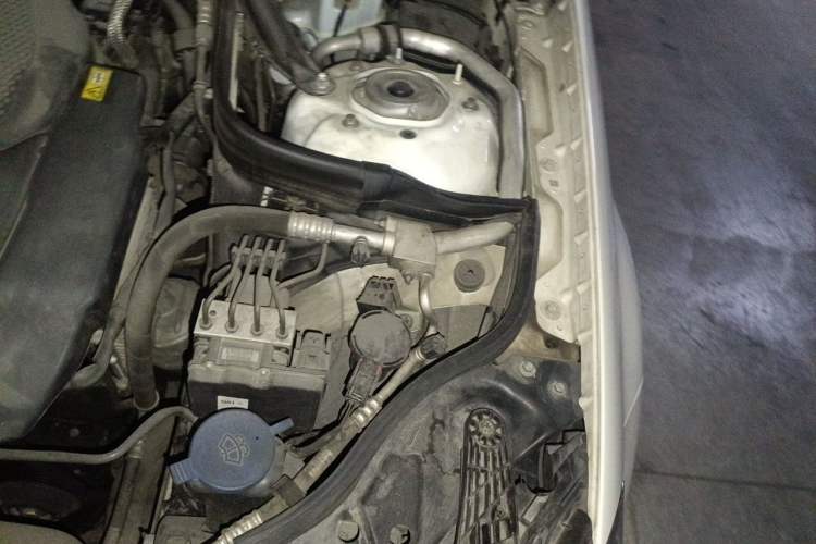 Used Mercedes-Benz CLS 2012 CLS 300 CGI Engine Bay Left