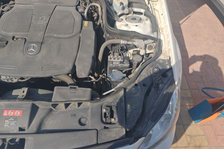 Used Mercedes-Benz CLS 2012 CLS 300 CGI Engine Bay Left
