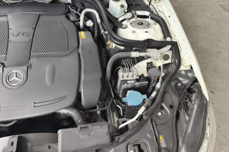 Used Mercedes-Benz CLS 2012 CLS 300 CGI Engine Bay Left