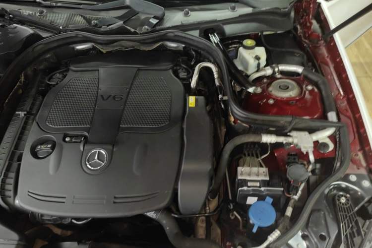 Used Mercedes-Benz CLS 2012 CLS 300 CGI Engine Bay Left