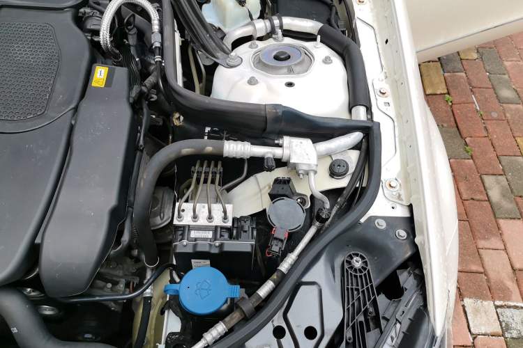 Used Mercedes-Benz CLS 2012 CLS 300 CGI Engine Bay Left