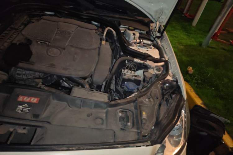 Used Mercedes-Benz CLS 2012 CLS 300 CGI Engine Bay Left