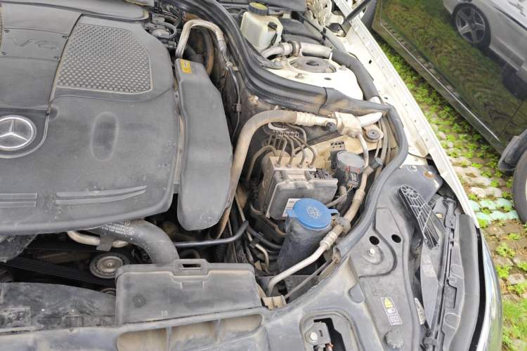 Used Mercedes-Benz CLS 2012 CLS 300 CGI Engine Bay Left