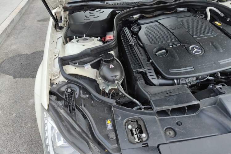 Used Mercedes-Benz CLS 2012 CLS 300 CGI Engine Bay Right