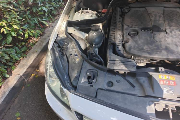 Used Mercedes-Benz CLS 2012 CLS 300 CGI Engine Bay Right