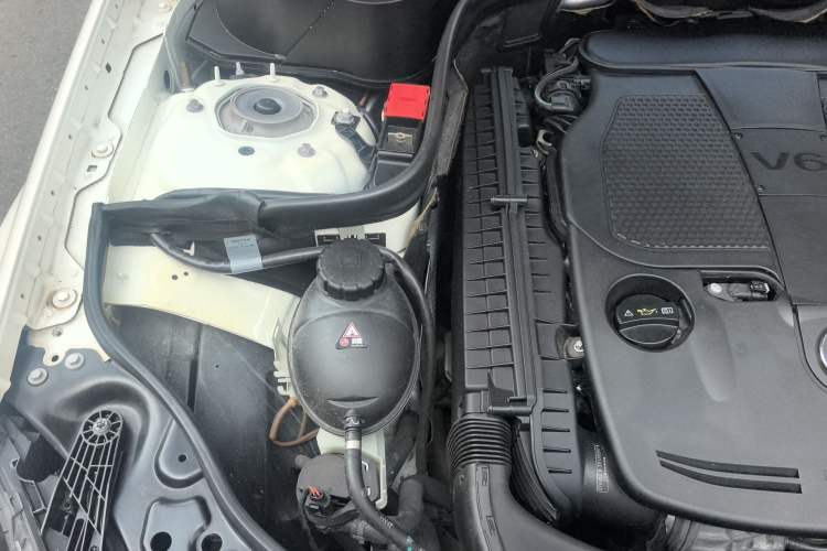 Used Mercedes-Benz CLS 2012 CLS 300 CGI Engine Bay Right
