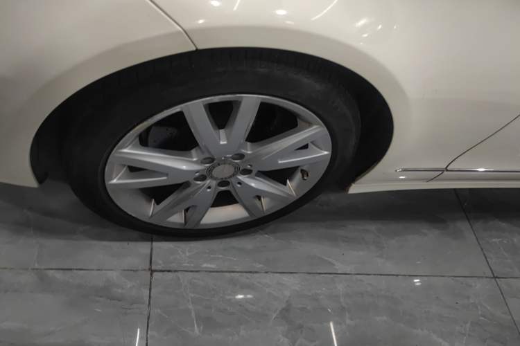 Used Mercedes-Benz CLS 2012 CLS 300 CGI Exterior 2