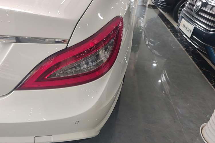 Used Mercedes-Benz CLS 2012 CLS 300 CGI Exterior 3