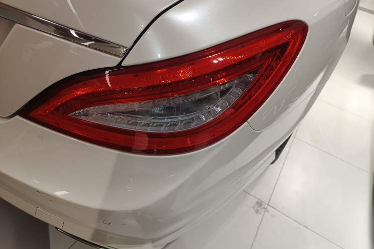 Used Mercedes-Benz CLS 2012 CLS 300 CGI Exterior 6