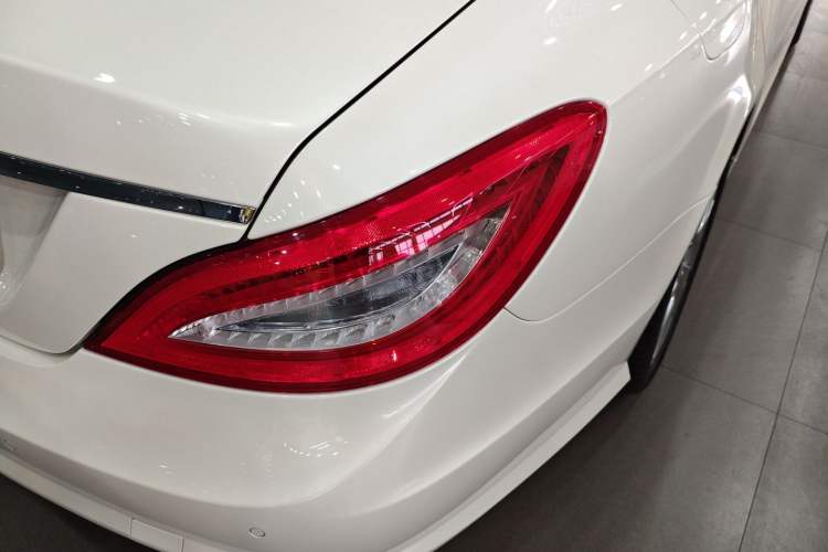 Used Mercedes-Benz CLS 2012 CLS 300 CGI Exterior 6
