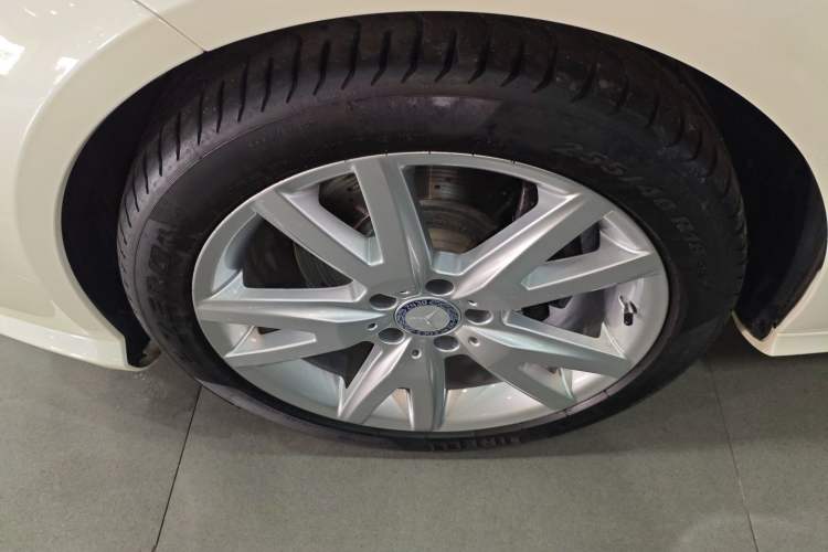 Used Mercedes-Benz CLS 2012 CLS 300 CGI Exterior 7
