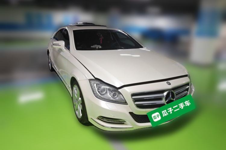 Used Mercedes-Benz CLS 2012 CLS 300 CGI Front Right 45 Deg