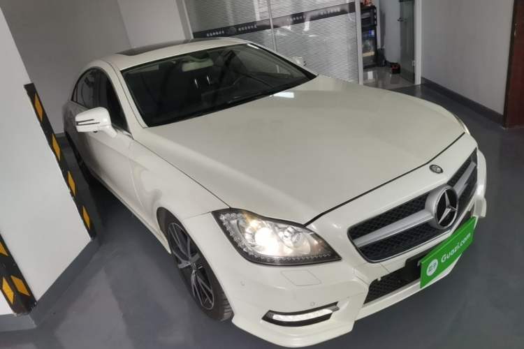 Used Mercedes-Benz CLS 2012 CLS 300 CGI Front Right 45 Deg