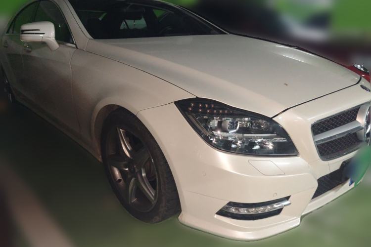 Used Mercedes-Benz CLS 2012 CLS 350 CGI Front Right 45 Deg