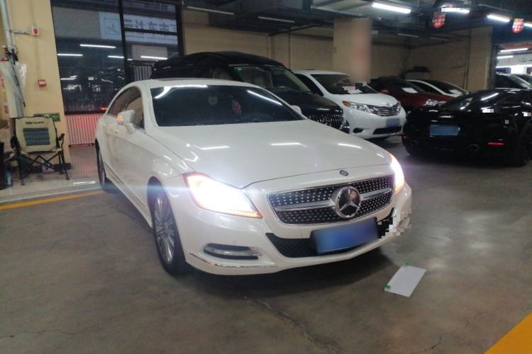 Used Mercedes-Benz CLS 2012 CLS 300 CGI Front Right 45 Deg