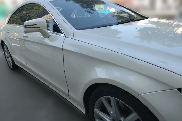 Used Mercedes-Benz CLS 2012 CLS 300 CGI Front Right 45 Deg