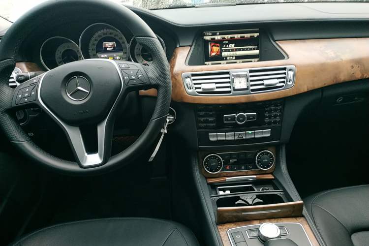 Used Mercedes-Benz CLS 2012 CLS 300 CGI Gear Lever