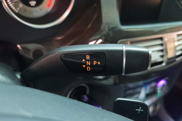 Used Mercedes-Benz CLS 2012 CLS 300 CGI Gear Lever