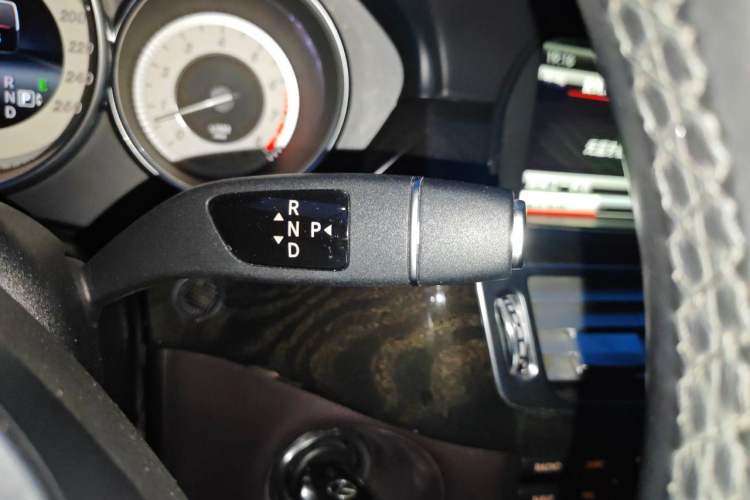 Used Mercedes-Benz CLS 2012 CLS 300 CGI Gear Lever