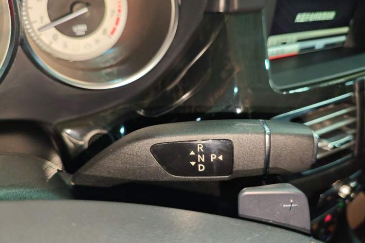 Used Mercedes-Benz CLS 2012 CLS 300 CGI Gear Lever