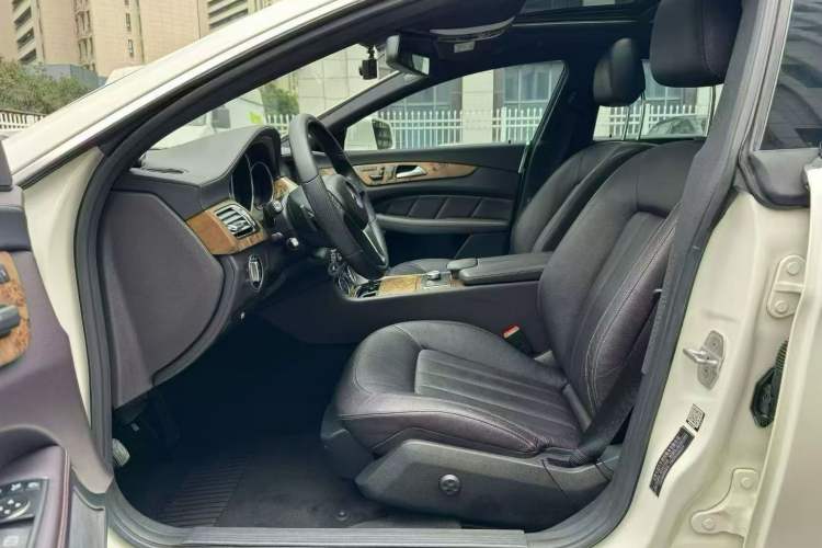 Used Mercedes-Benz CLS 2012 CLS 300 CGI Interior 1