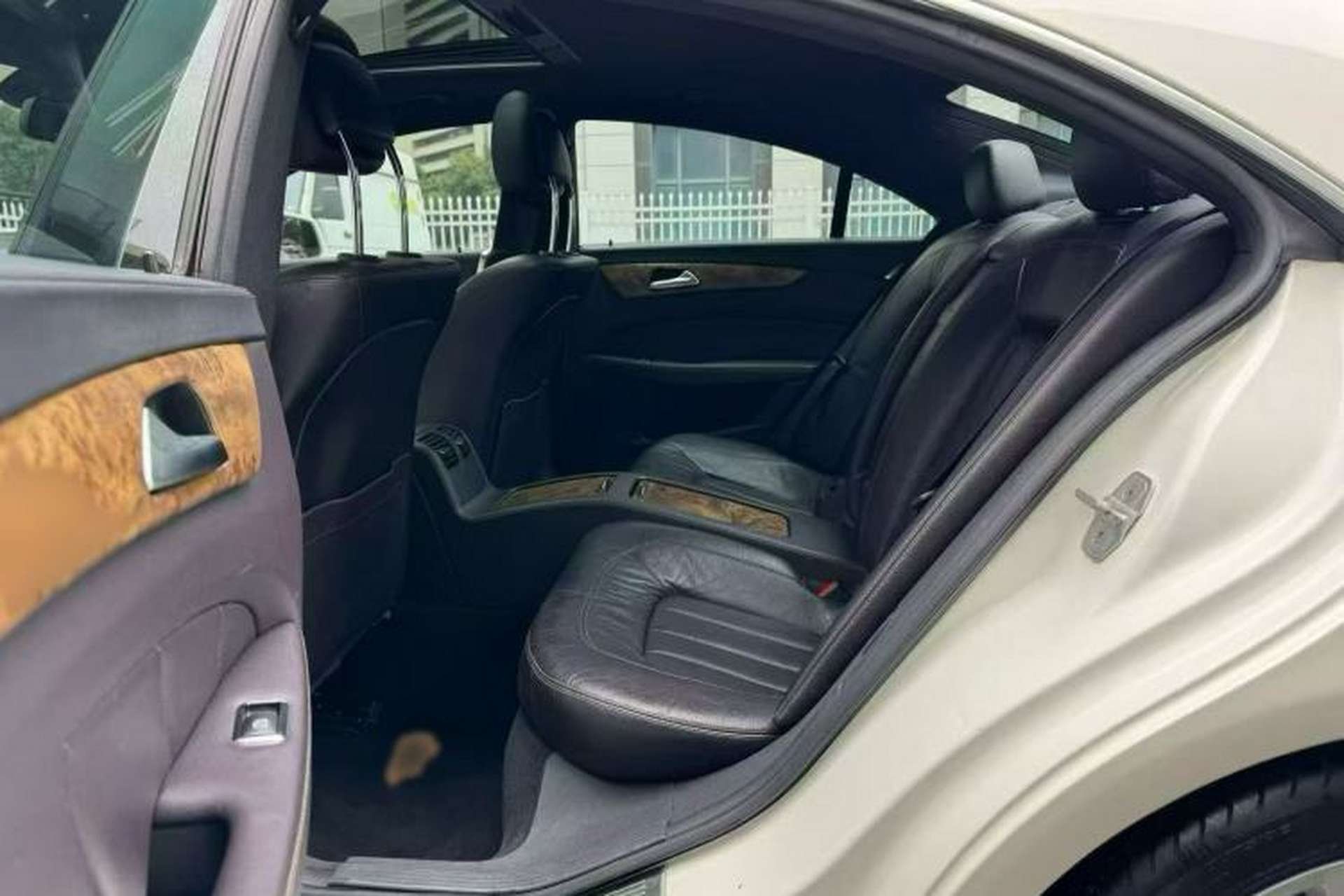 Used Mercedes-Benz CLS 2012 CLS 300 CGI Interior 2