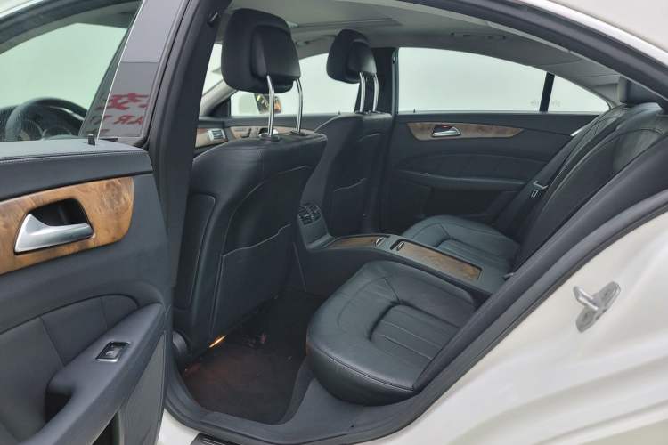 Used Mercedes-Benz CLS 2012 CLS 300 CGI Interior 3