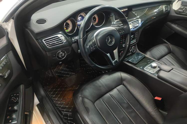 Used Mercedes-Benz CLS 2012 CLS 300 CGI Interior 3