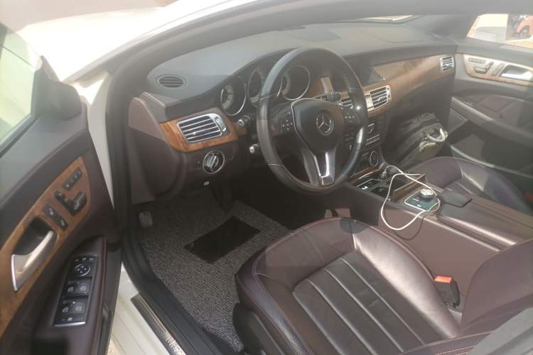 Used Mercedes-Benz CLS 2012 CLS 300 CGI Interior 3