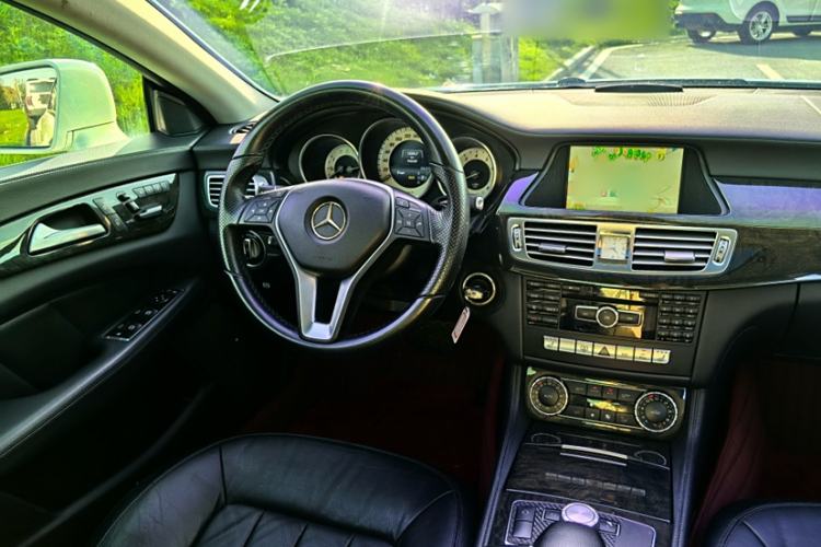 Used Mercedes-Benz CLS 2012 CLS 300 CGI Interior 4