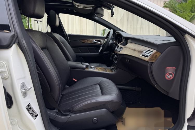 Used Mercedes-Benz CLS 2012 CLS 300 CGI Interior 4